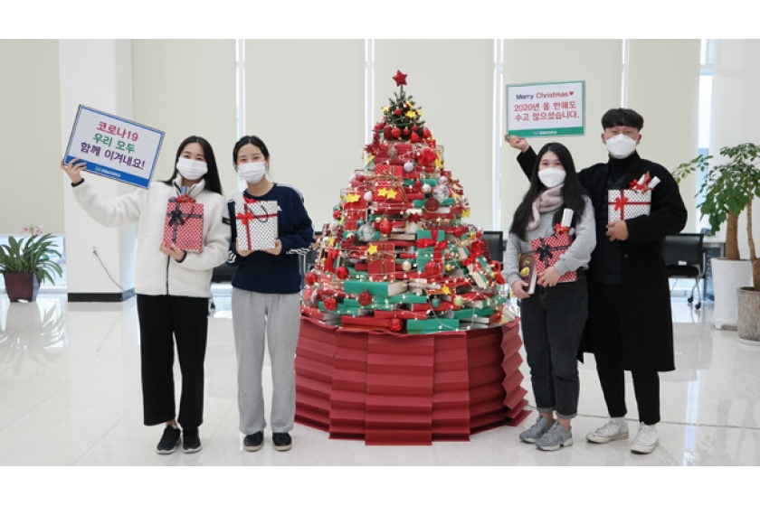 [데일리한국] 춘해보건대 도서관, ‘책으로 만든 성탄트리’ 선보여